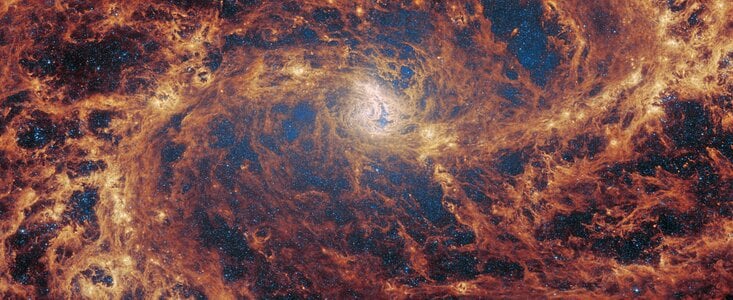 M83 (MIRI image)