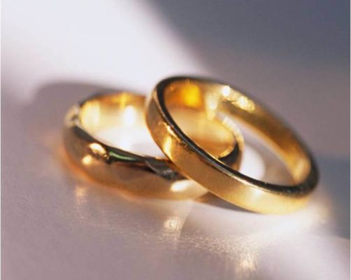 Two gold wedding rings