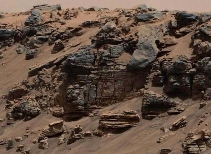 Rover findings indicate stratified lake on ancient Mars