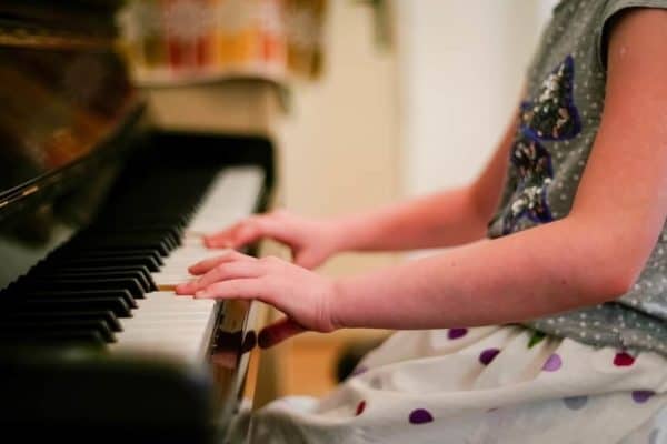 Playing the piano boosts brain processing power and helps lift the blues