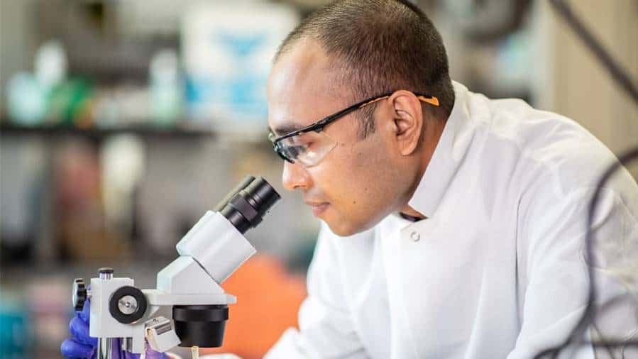 Abhishek Jain and his team at Texas A&M are collaborating with researchers at MD Anderson Cancer Center and Rice University to develop and test their new microdevice, the ovarian tumor microenvironment-chip.