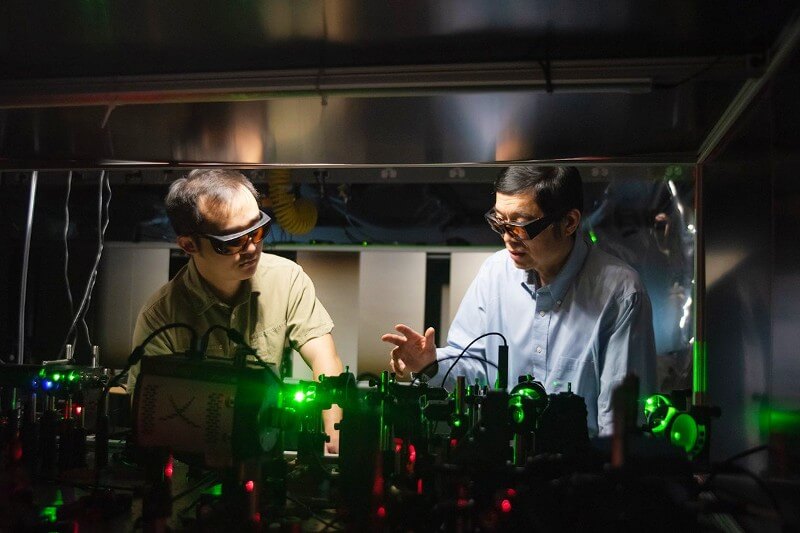 Using a "spooky" phenomenon of quantum physics, Caltech researchers have discovered a way to double the resolution of light microscopes.