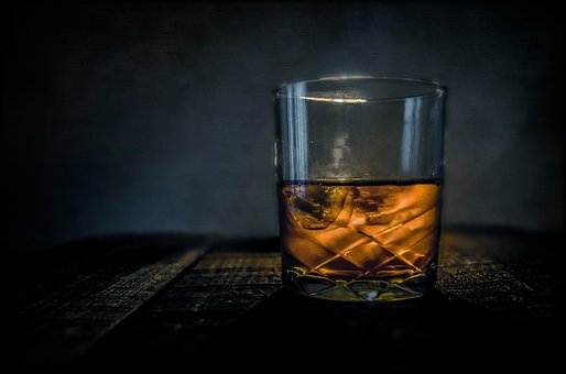 Whiskey glass Credit pixabay