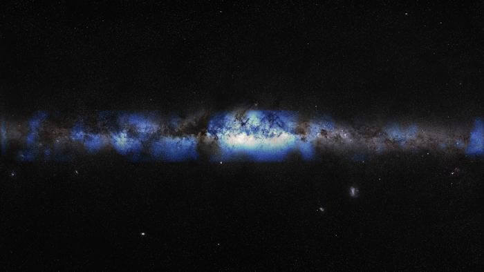 Milky Way seen through a neutrino lens blue