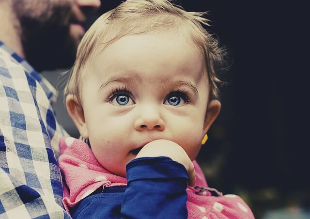 Baby girl. Pixabay