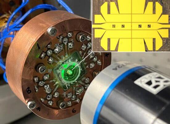  Image of the device on which picosecond current pulses are ...                    </div>

                    <div class=