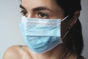 Woman in surgical mask. Pixabay