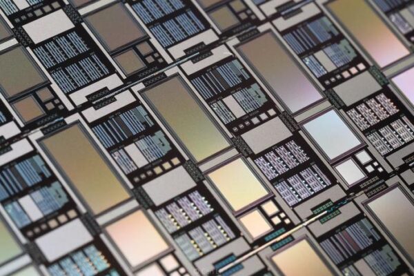 New study shows analog computing can solve complex equations and use far less energy