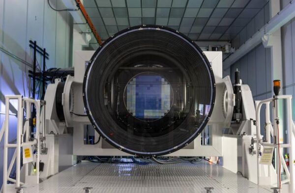 SLAC completes construction of the largest digital camera ever built for astronomy