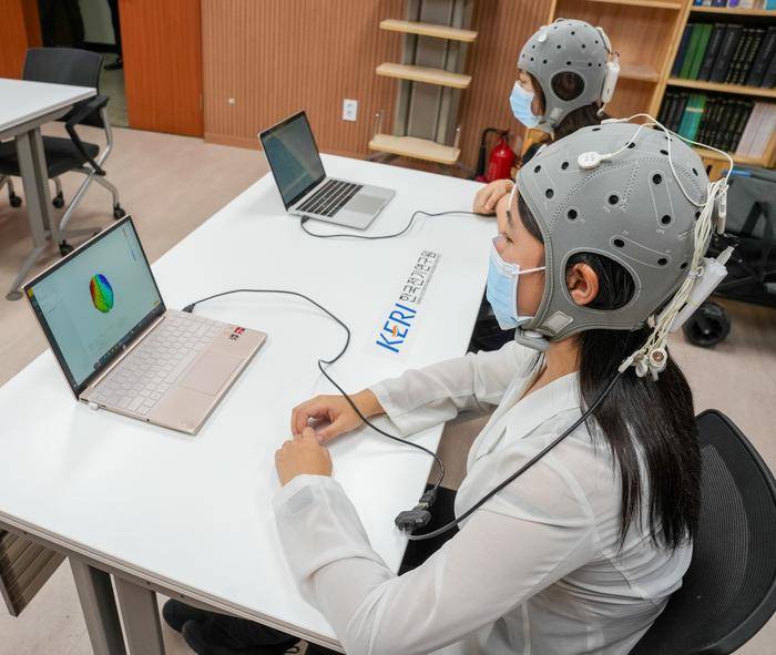 Research on the therapy to induce appetite suppression is being conducted at Seoul National University Hospital with Korea Electrotechnolgy Research Institute (KERI).