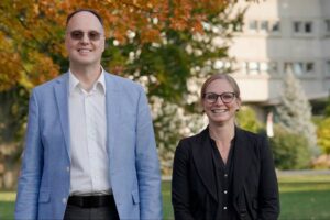 McMaster University researchers Ray Truant (left) and Tamara Maiuri (right) have discovered that the protein mutated in patients with Huntington’s Disease doesn’t repair DNA as intended, impacting the ability of brain cells to heal themselves. Photo by Fly on the Wall Productions for the Hereditary Disease Foundation.