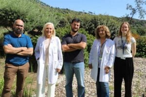 The authors of the study, from left to right: Esteban Ballestar (IJC), Cristina Ramo-Tello (IGTP), Federico Fondelli (IJC-IGTP), Eva Martínez-Cáceres (IGTP) and Jana Willemyns (IGTP)