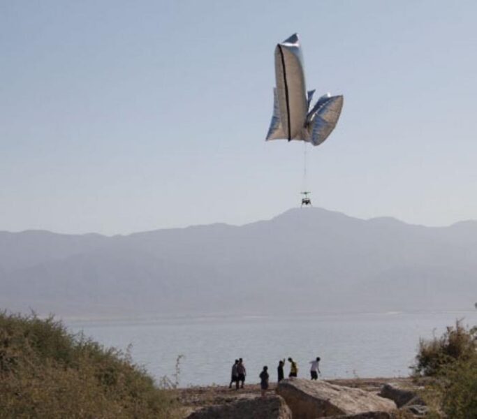 Researchers use balloon mapping to track the Salton Sea shoreline.