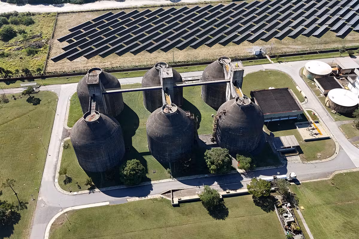 Aerial view of fermentation tanks used in industrial sewage treatment.