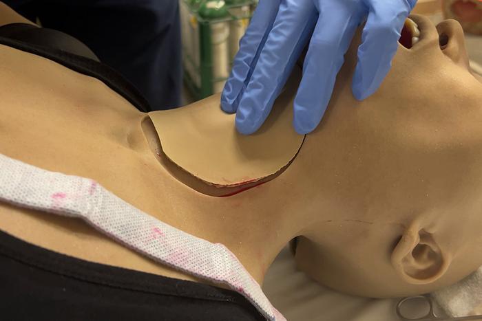 Researchers used 3D printing to create realistic human tissue that can be used in training for surgeons and doctors.
