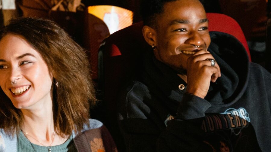 The Science of the Pause: Computational Mapping Reveals the Hidden Engineering Behind Stand-Up Comedy