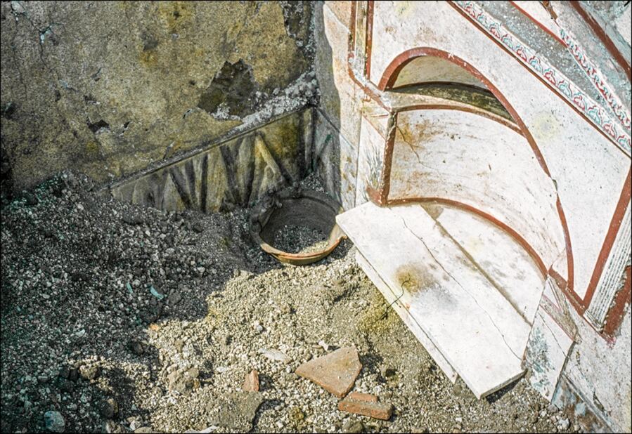 Censer no. 2 in situ in the domestic shrine at Boscoreale (Pompeii, Archivio Fotografico inv. H6803).