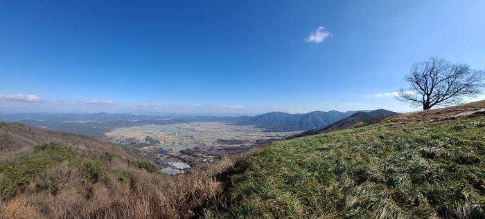 A view of the Hapcheon impact crater, where researchers identified geological evidence of a post-impact hydrothermal lake environment.
