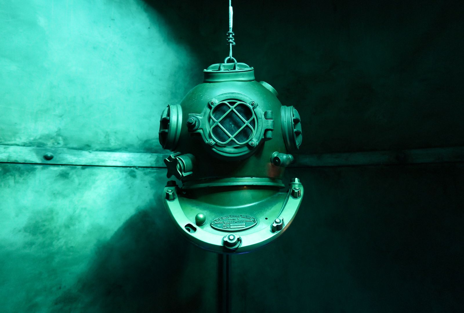 hadal zone submersible