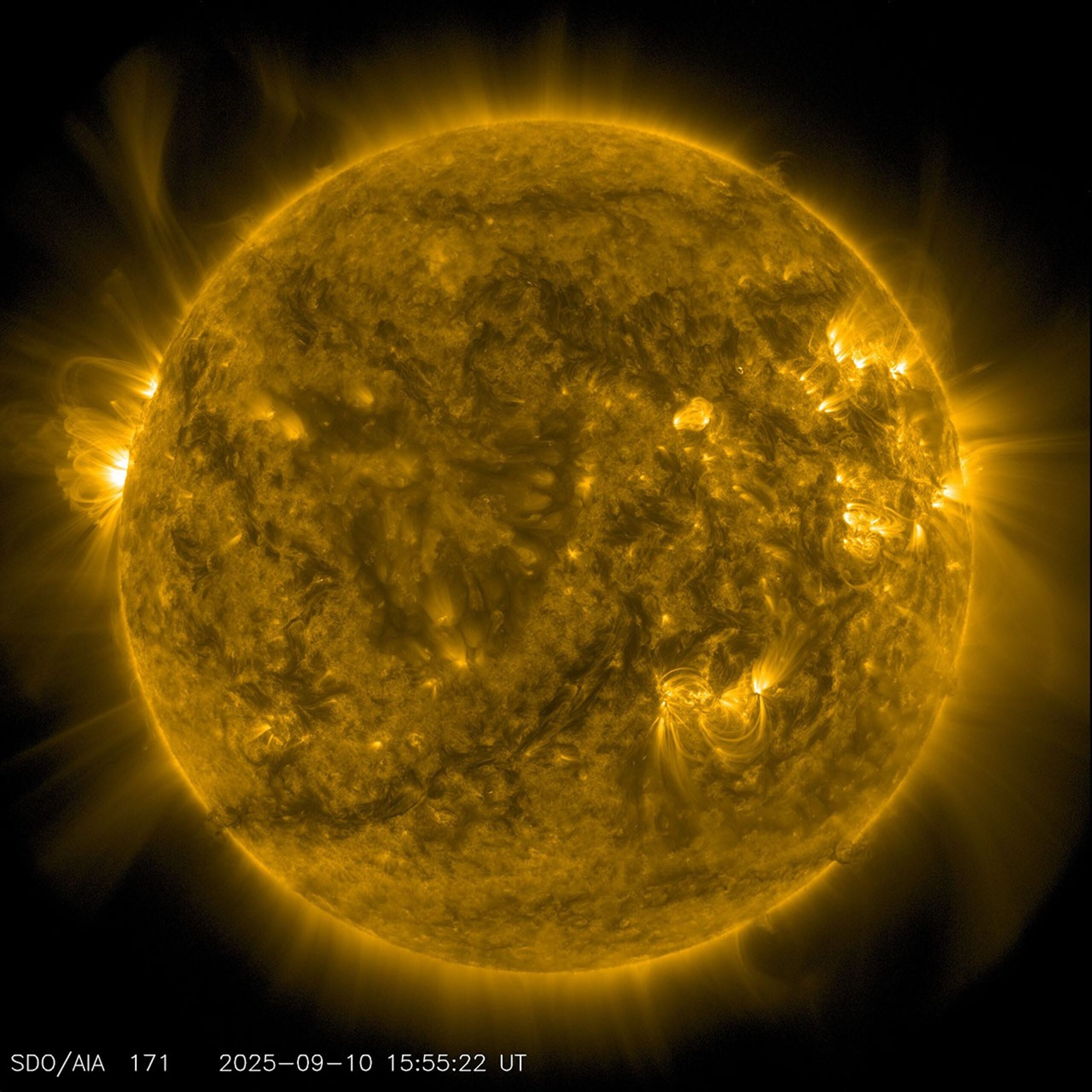 La energía creada en el núcleo del Sol puede pasar unos 170.000 años atravesando la zona radiativa, pero una vez liberada como luz solar llega a la Tierra en poco más de ocho minutos