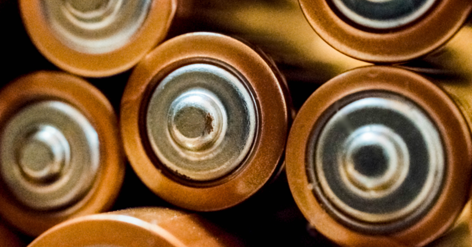 Researchers turned the thin plastic separator sheets inside dead lithium batteries into seawater filters. Recyclers normally throw those sheets away while chasing the metals, but reworked into membranes they stripped 99.6 percent of the salt out of seawater in two stages.